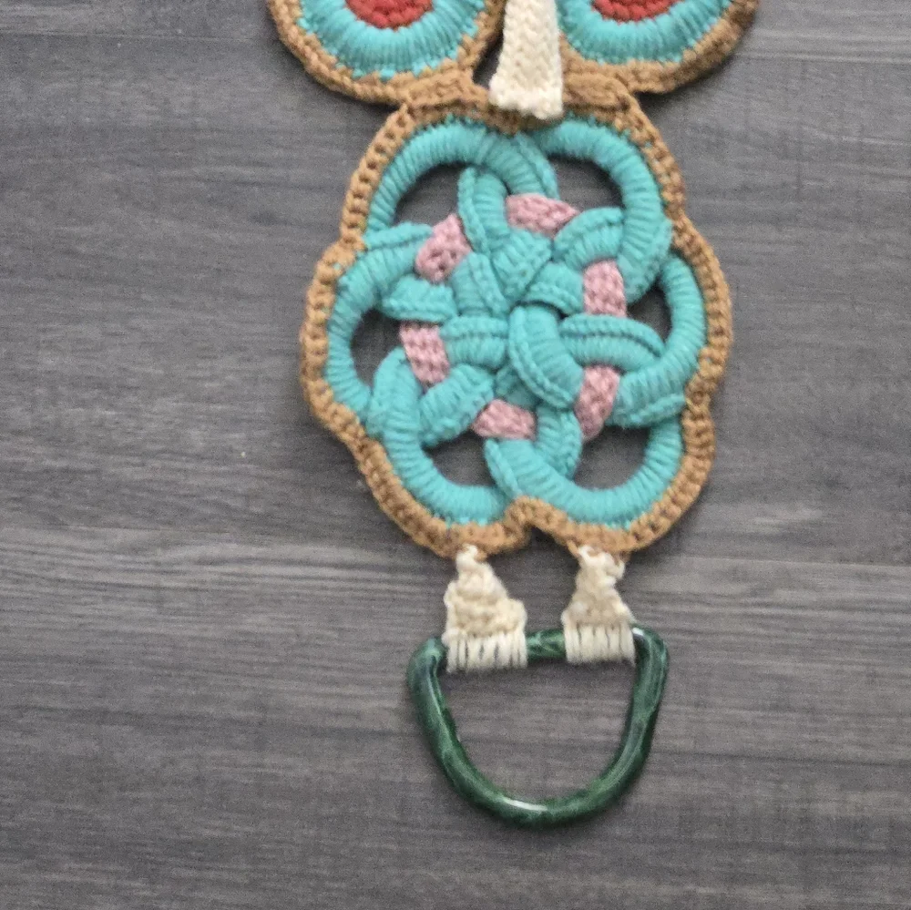 1970's Style Macrame Owl Wall Hanging Towel Holder Retro Boho MCM Green Brwn Vtg